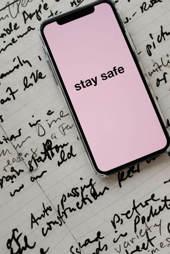 Mobile Phone Safety : 5 Unavoidable Steps & Apps for Easier Life 2 mobile phone stay safe